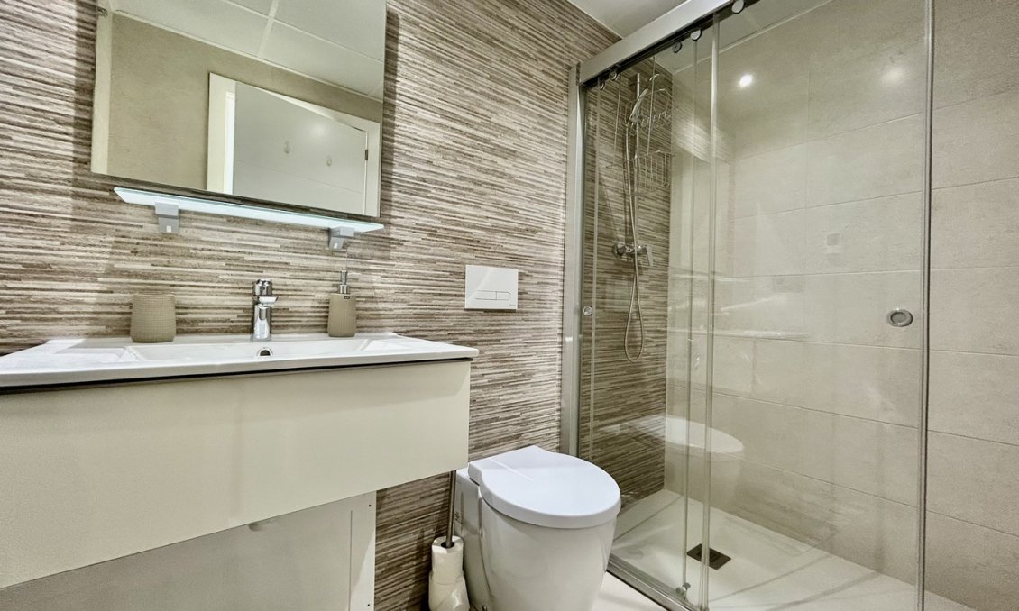 Használt Ingatlanok - Villa -
Villamartin - Costa Blanca