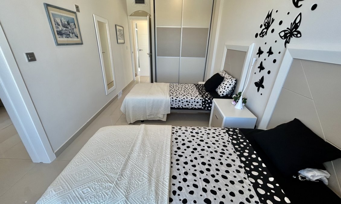 Használt Ingatlanok - Villa -
Villamartin - Costa Blanca