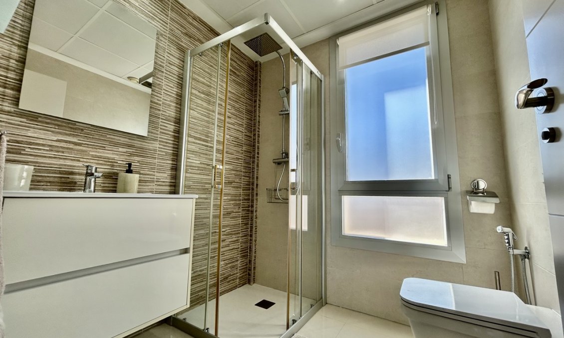 Használt Ingatlanok - Villa -
Villamartin - Costa Blanca