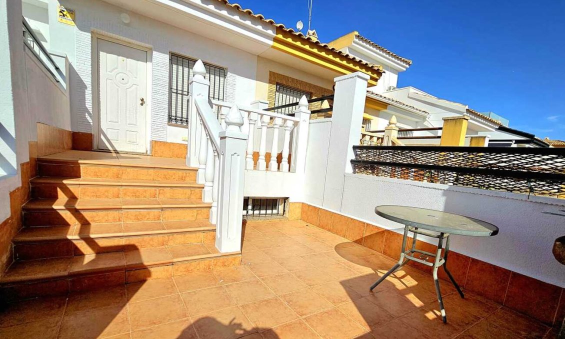 Resale - Town House -
Sucina