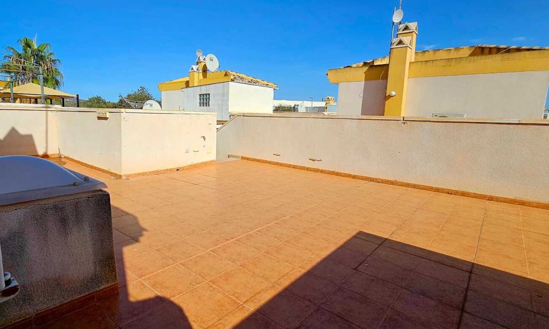 Resale - Town House -
Sucina