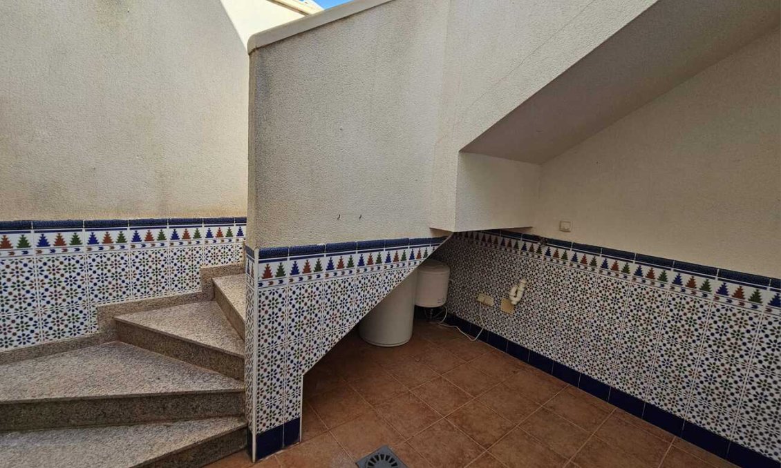 Resale - Town House -
Sucina