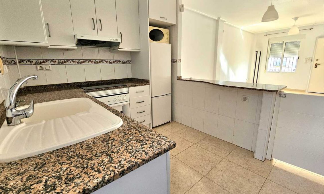 Resale - Town House -
Sucina