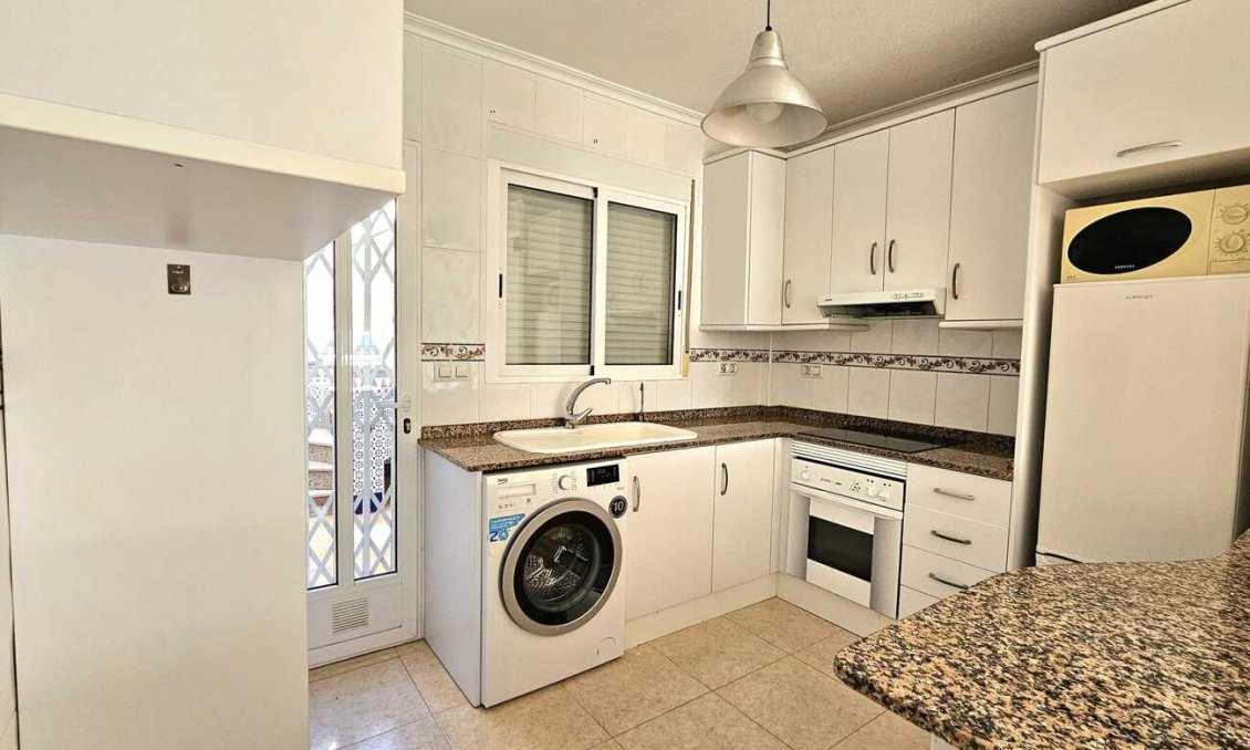 Resale - Town House -
Sucina