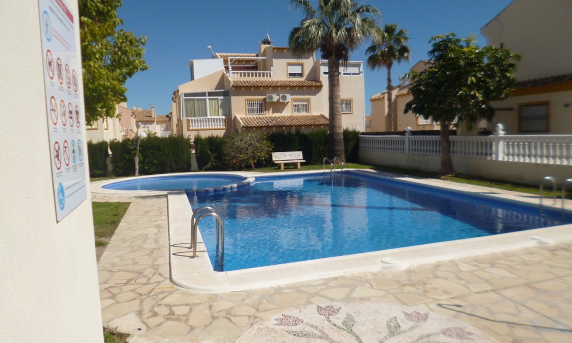 Használt Ingatlanok - Sorház -
Playa Flamenca - Costa Blanca