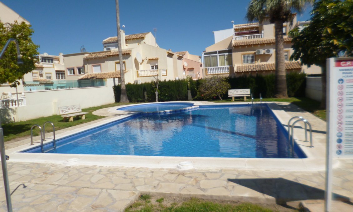 Használt Ingatlanok - Sorház -
Playa Flamenca - Costa Blanca