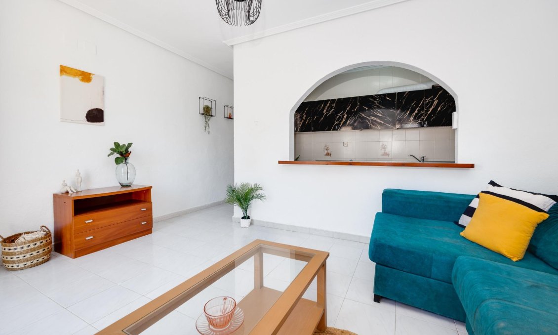 Használt Ingatlanok - Ikerház -
Torrevieja - Nueva Torrevieja