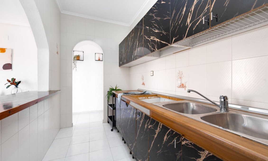 Használt Ingatlanok - Ikerház -
Torrevieja - Nueva Torrevieja