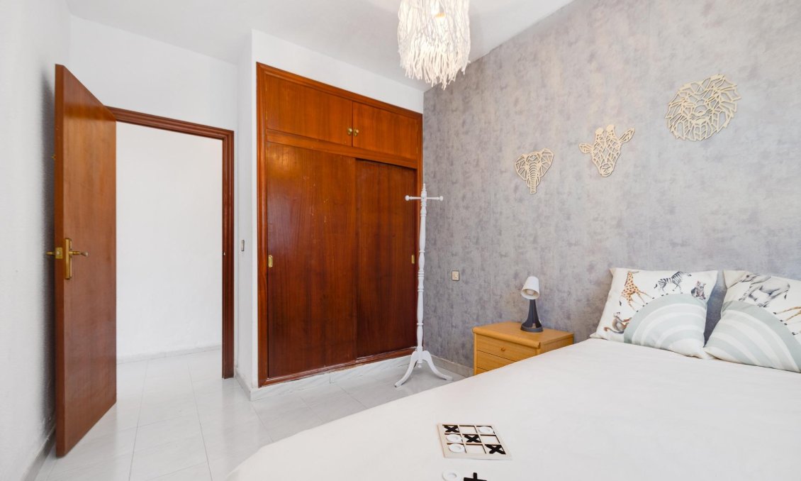 Használt Ingatlanok - Ikerház -
Torrevieja - Nueva Torrevieja