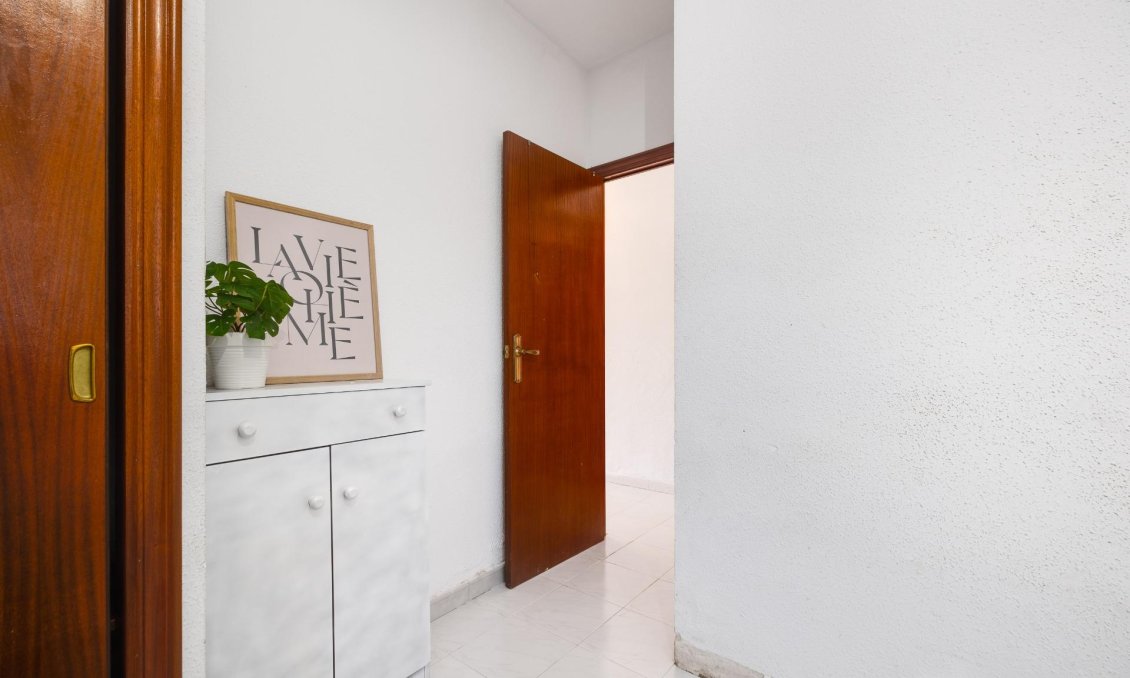 Használt Ingatlanok - Ikerház -
Torrevieja - Nueva Torrevieja