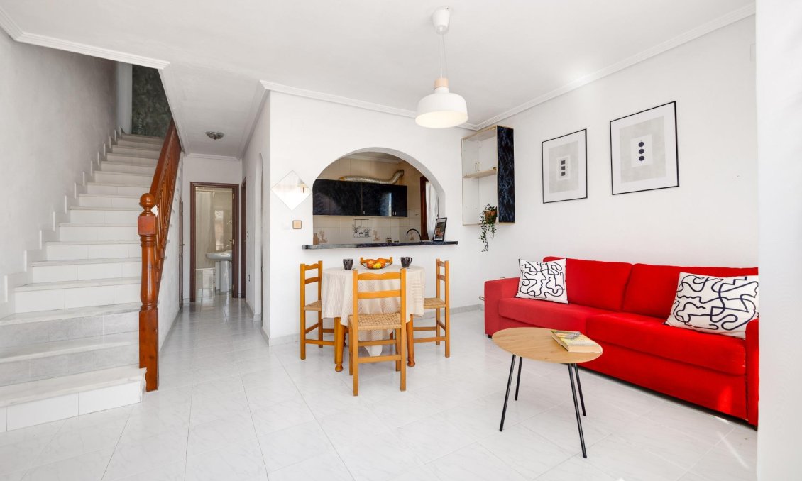 Használt Ingatlanok - Ikerház -
Torrevieja - Nueva Torrevieja