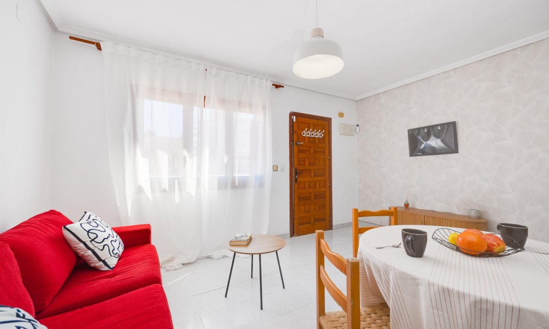 Használt Ingatlanok - Ikerház -
Torrevieja - Nueva Torrevieja