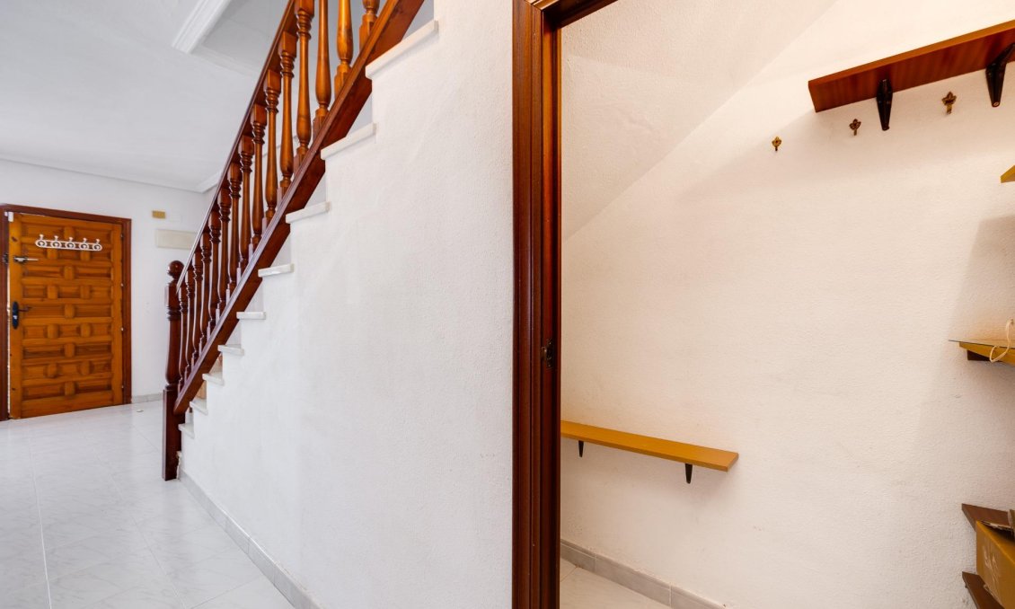 Használt Ingatlanok - Ikerház -
Torrevieja - Nueva Torrevieja