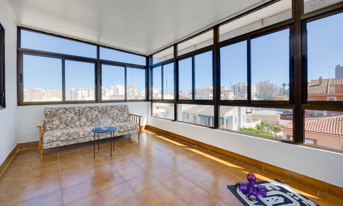 Használt Ingatlanok - Ikerház -
Torrevieja - Nueva Torrevieja