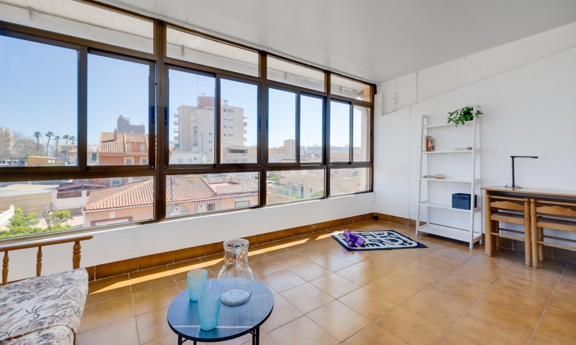 Használt Ingatlanok - Ikerház -
Torrevieja - Nueva Torrevieja