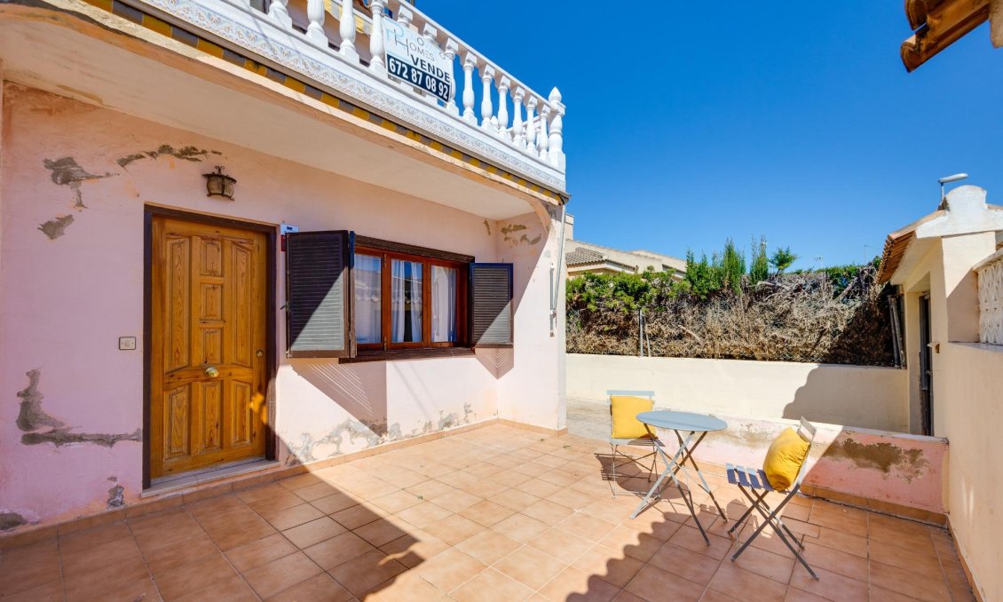 Használt Ingatlanok - Ikerház -
Torrevieja - Nueva Torrevieja