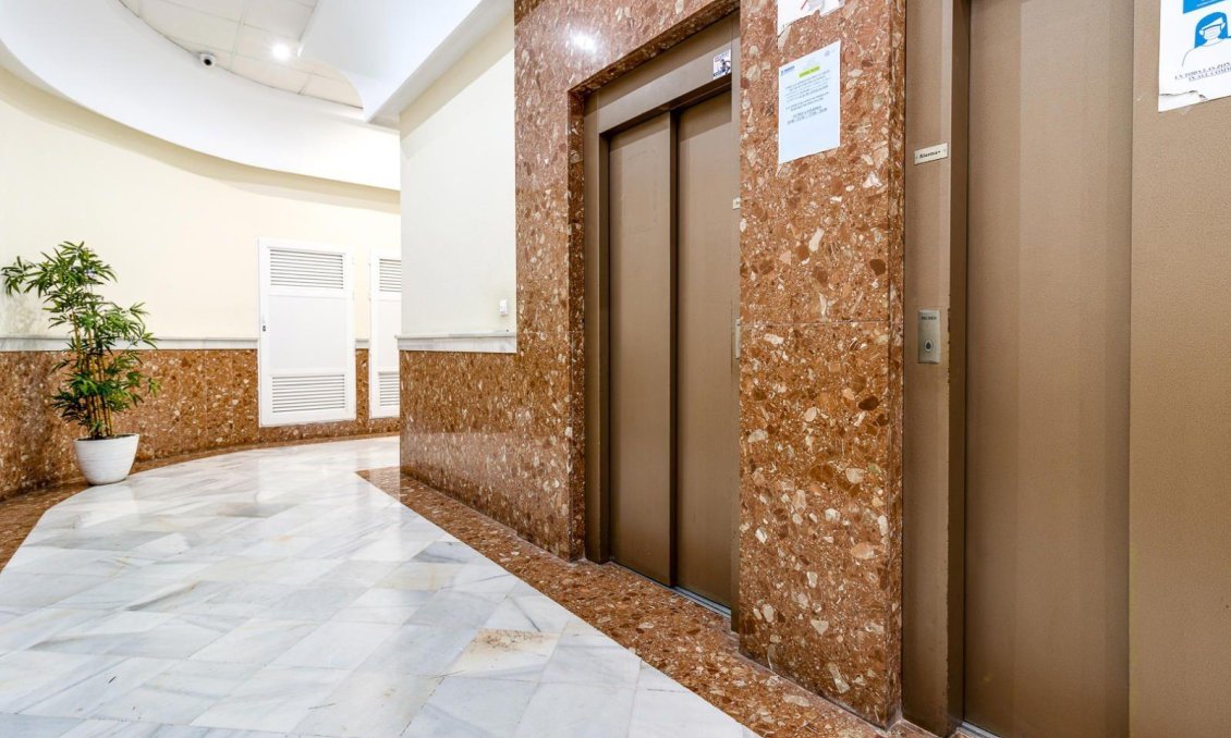 Wiederverkauf - Wohnung -
Torrevieja - Centro