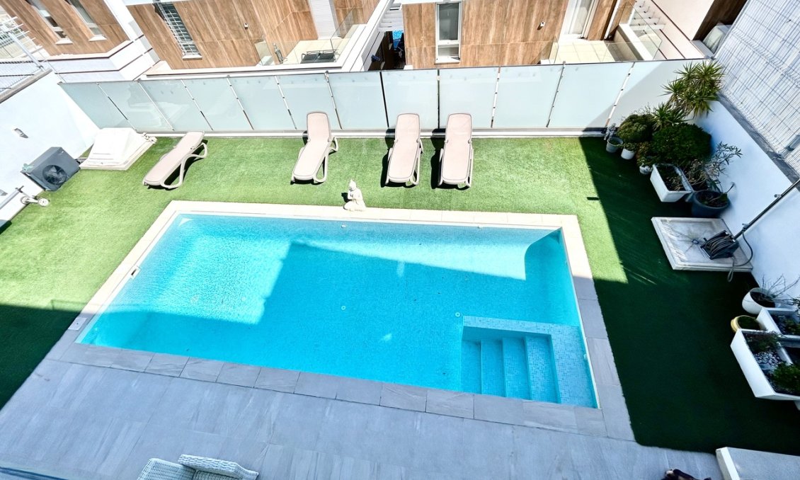 Használt Ingatlanok - Villa -
Villamartin - Costa Blanca