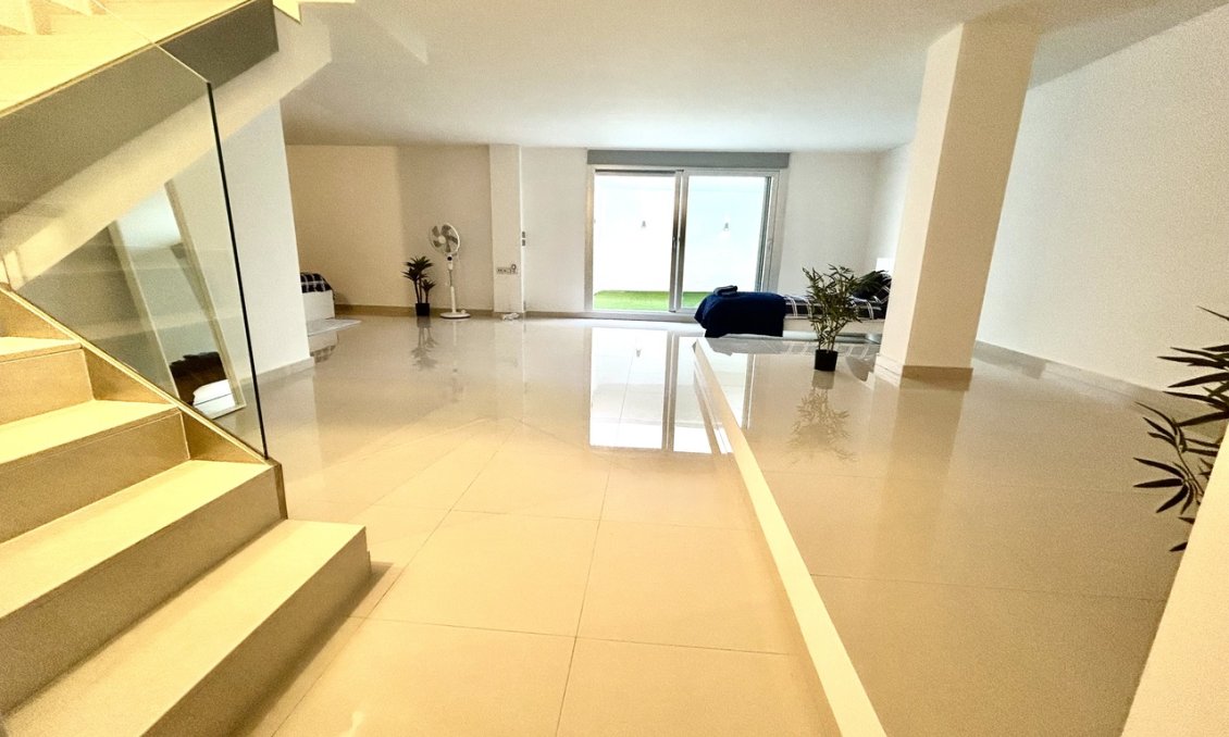 Használt Ingatlanok - Villa -
Villamartin - Costa Blanca