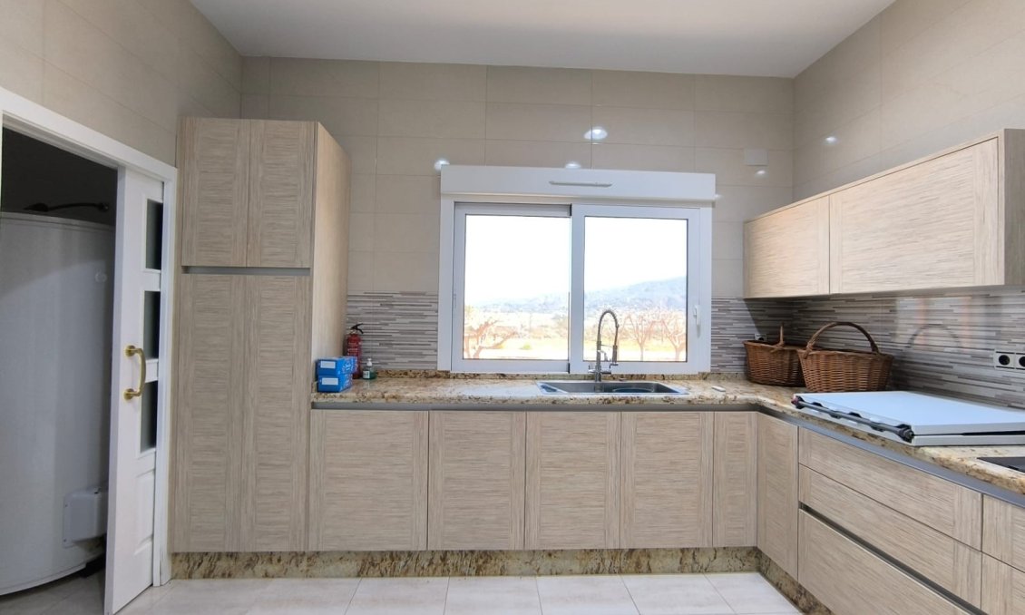 Használt Ingatlanok - Villa -
Pinoso - Inland