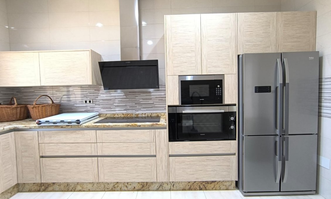 Használt Ingatlanok - Villa -
Pinoso - Inland