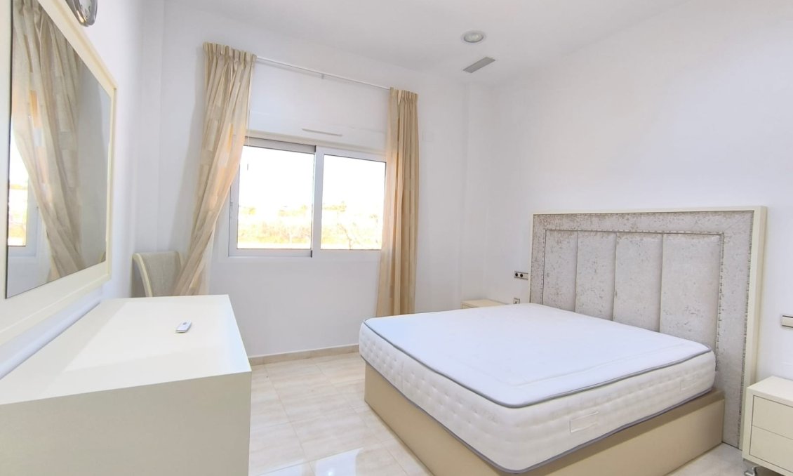 Használt Ingatlanok - Villa -
Pinoso - Inland