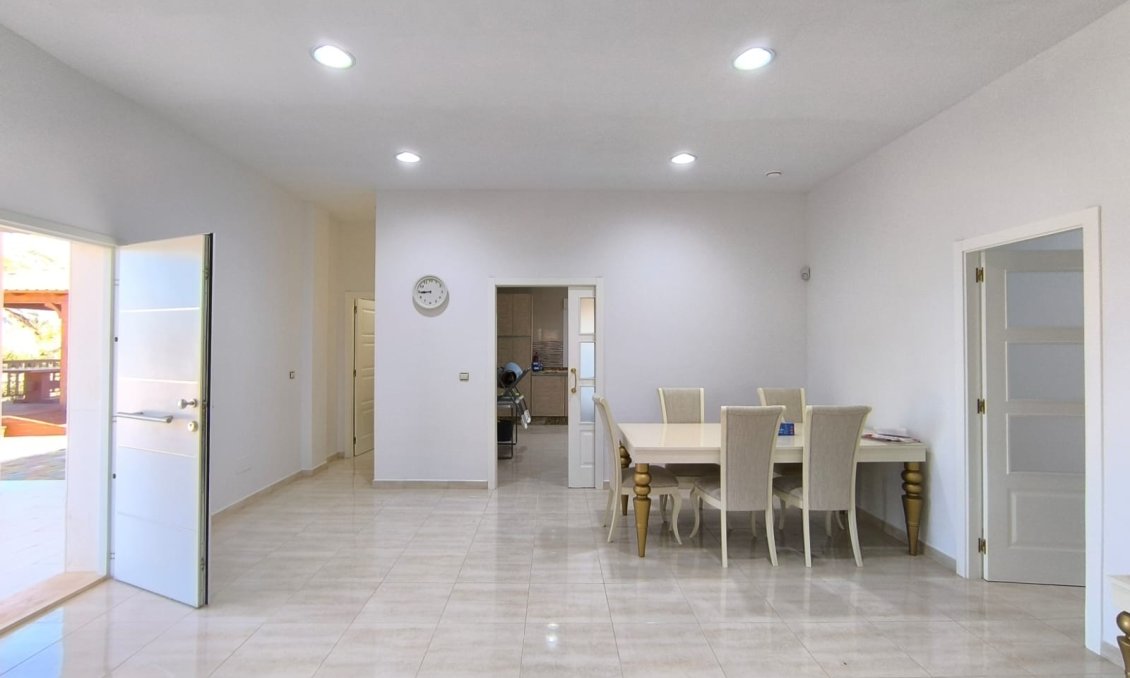 Használt Ingatlanok - Villa -
Pinoso - Inland