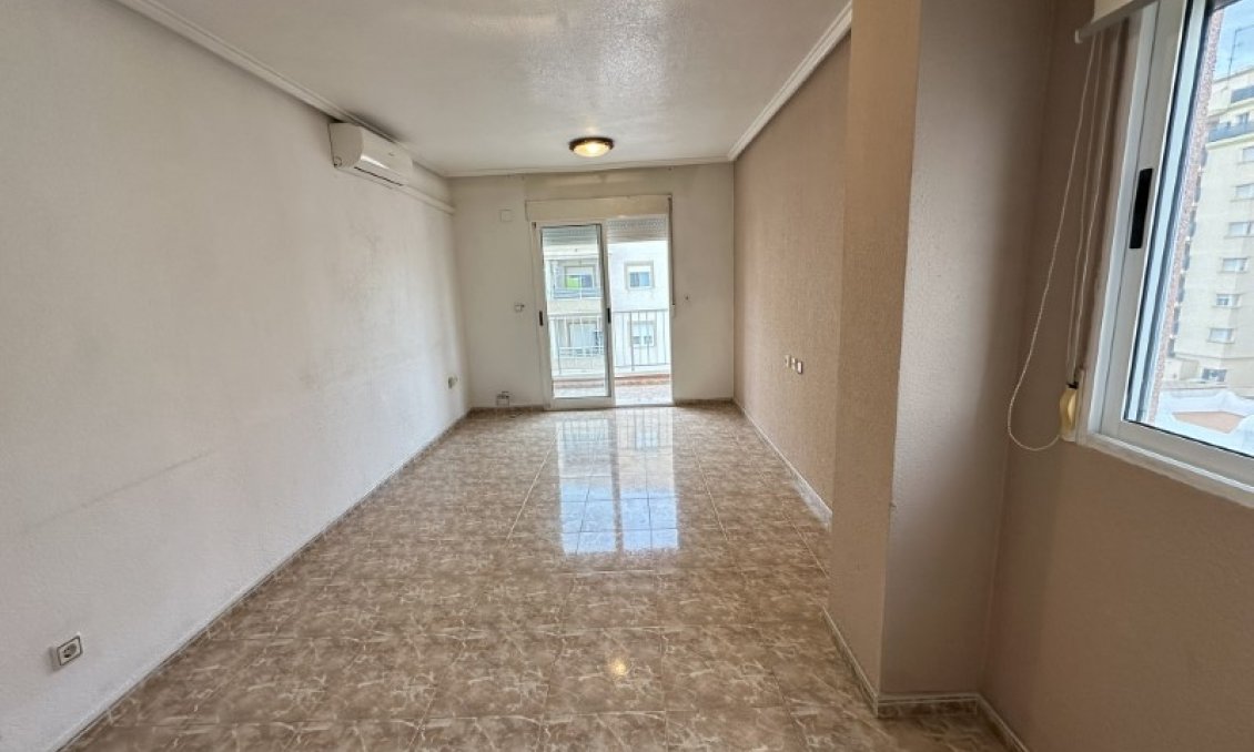 Revânzare - Apartament -
Torrevieja - Costa Blanca