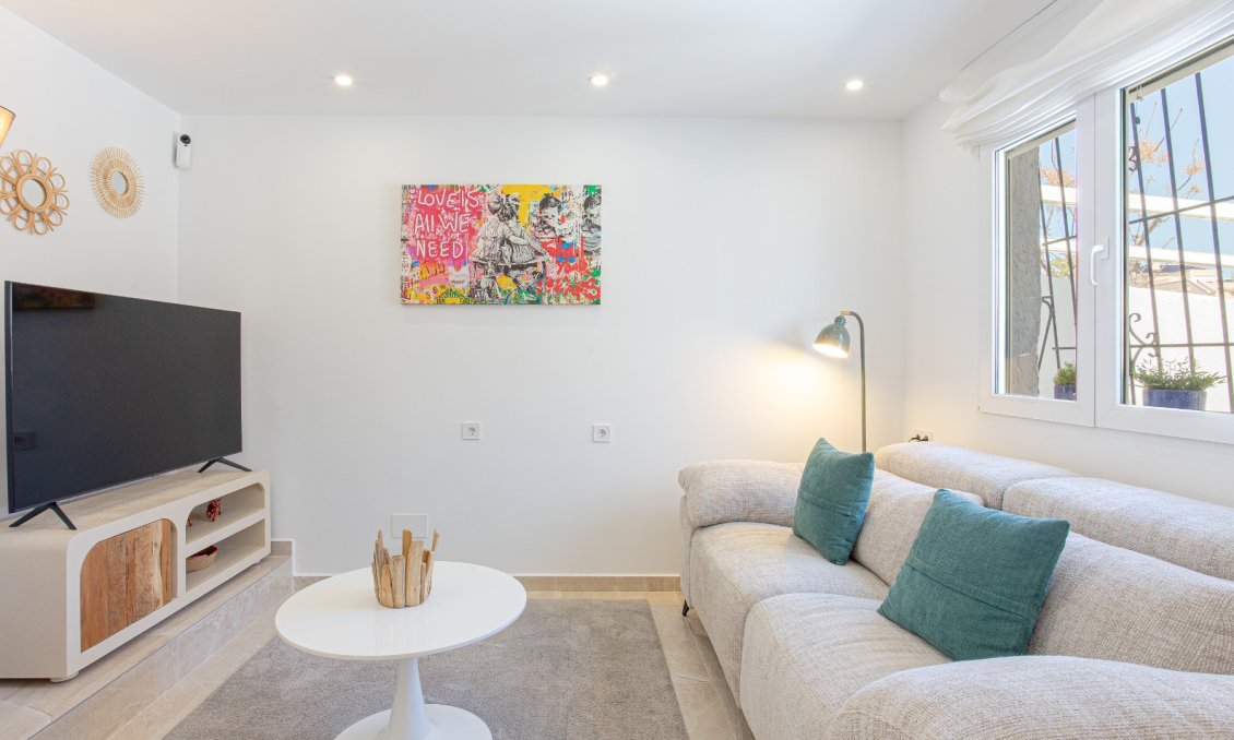 Resale - Villa -
Pilar de la Horadada - Costa Blanca