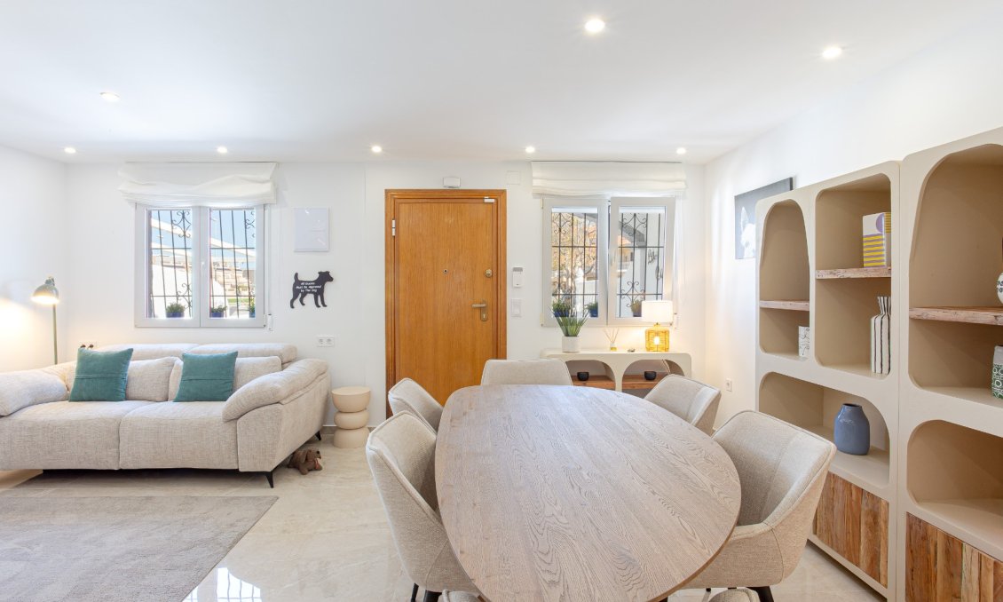 Resale - Villa -
Pilar de la Horadada - Costa Blanca