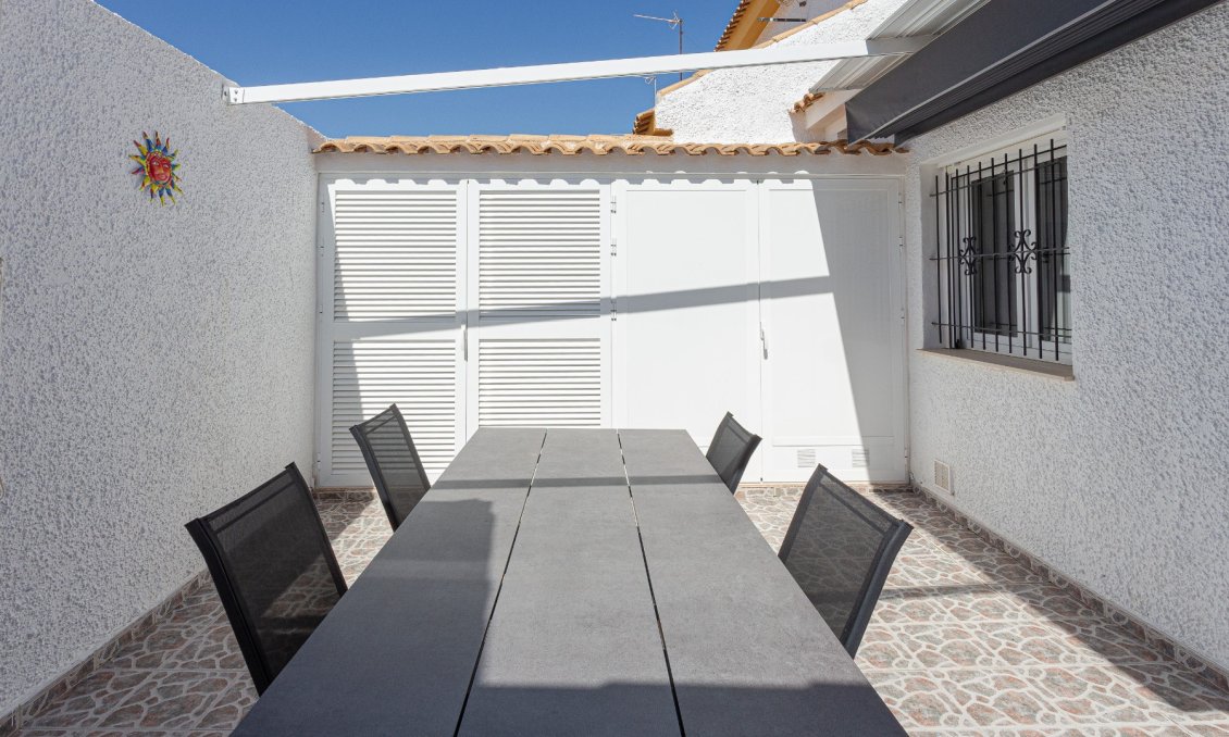 Resale - Villa -
Pilar de la Horadada - Costa Blanca