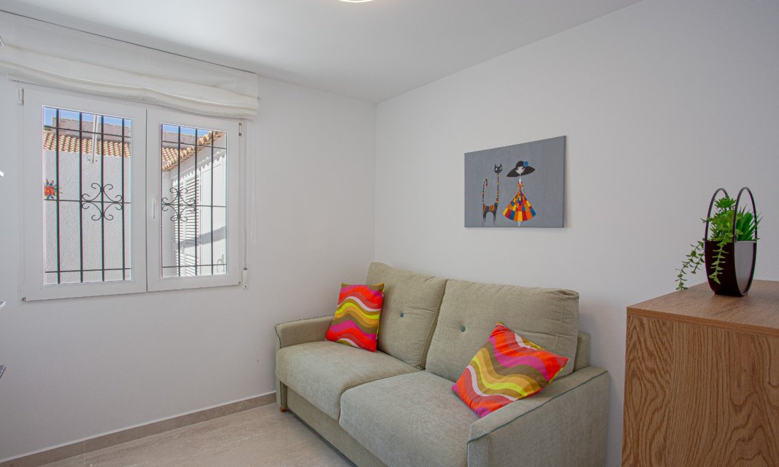 Resale - Villa -
Pilar de la Horadada - Costa Blanca