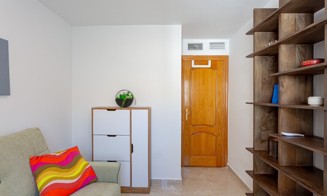 Resale - Villa -
Pilar de la Horadada - Costa Blanca