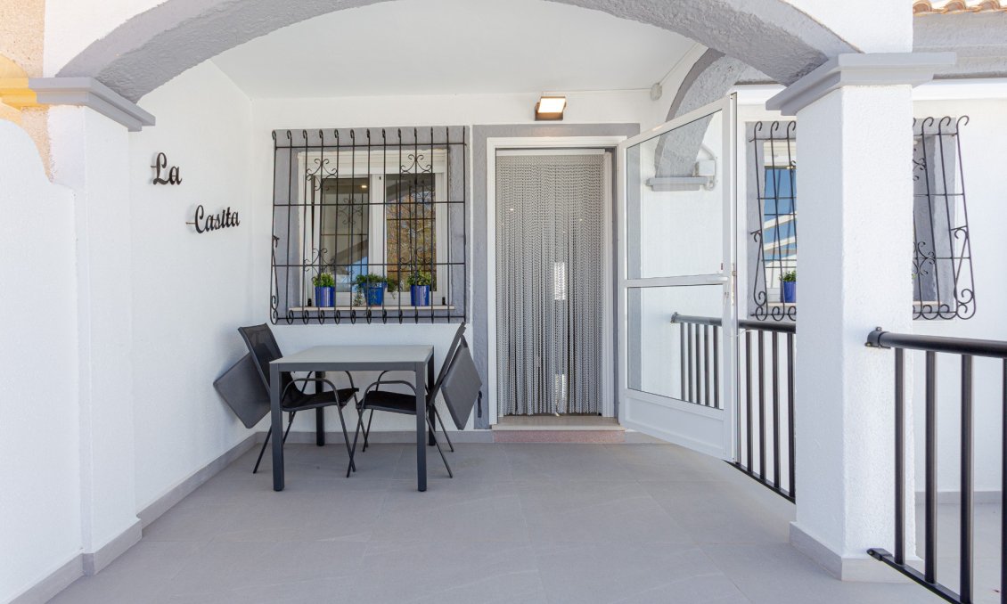 Resale - Villa -
Pilar de la Horadada - Costa Blanca