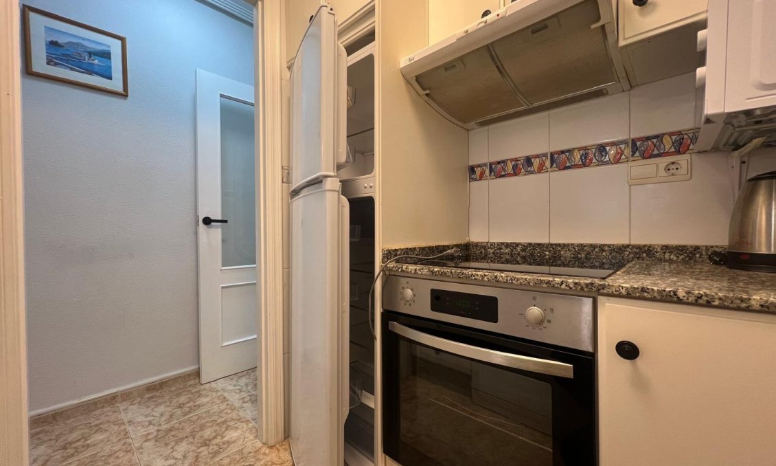 Segunda mano - Apartamento -
Torrevieja - Centro