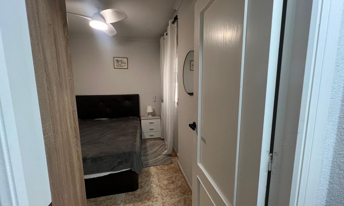 Segunda mano - Apartamento -
Torrevieja - Centro