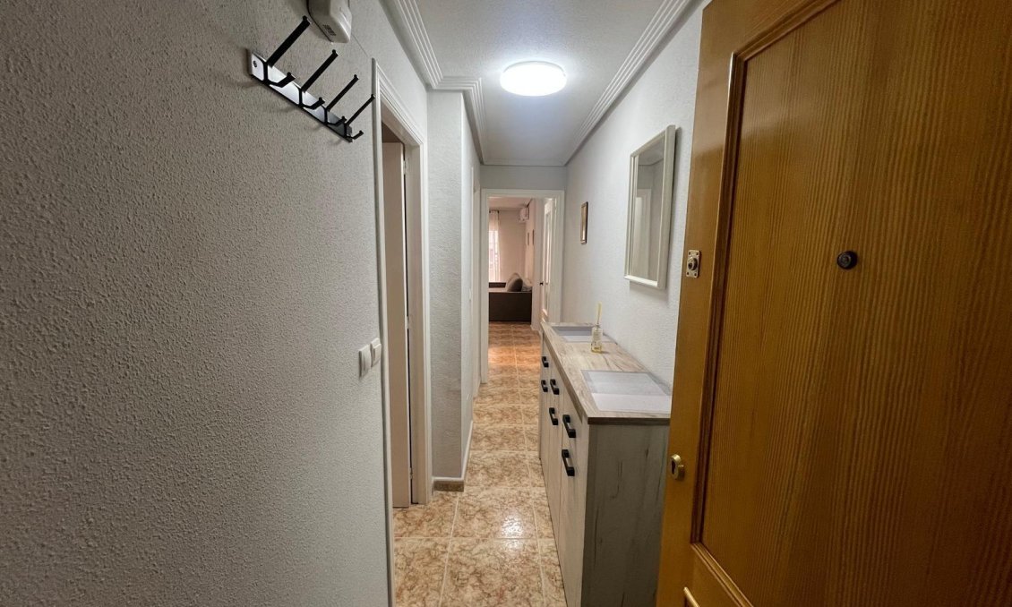 Segunda mano - Apartamento -
Torrevieja - Centro