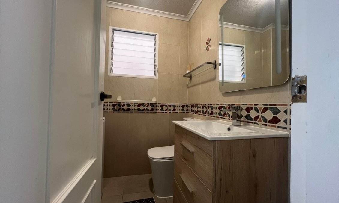 Segunda mano - Apartamento -
Torrevieja - Centro