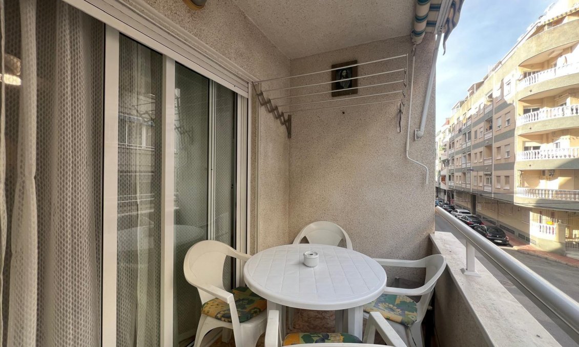 Segunda mano - Apartamento -
Torrevieja - Centro