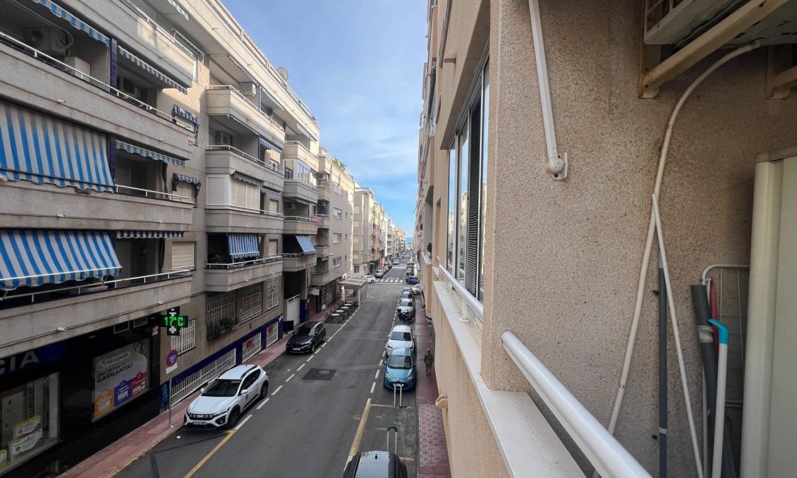 Segunda mano - Apartamento -
Torrevieja - Centro