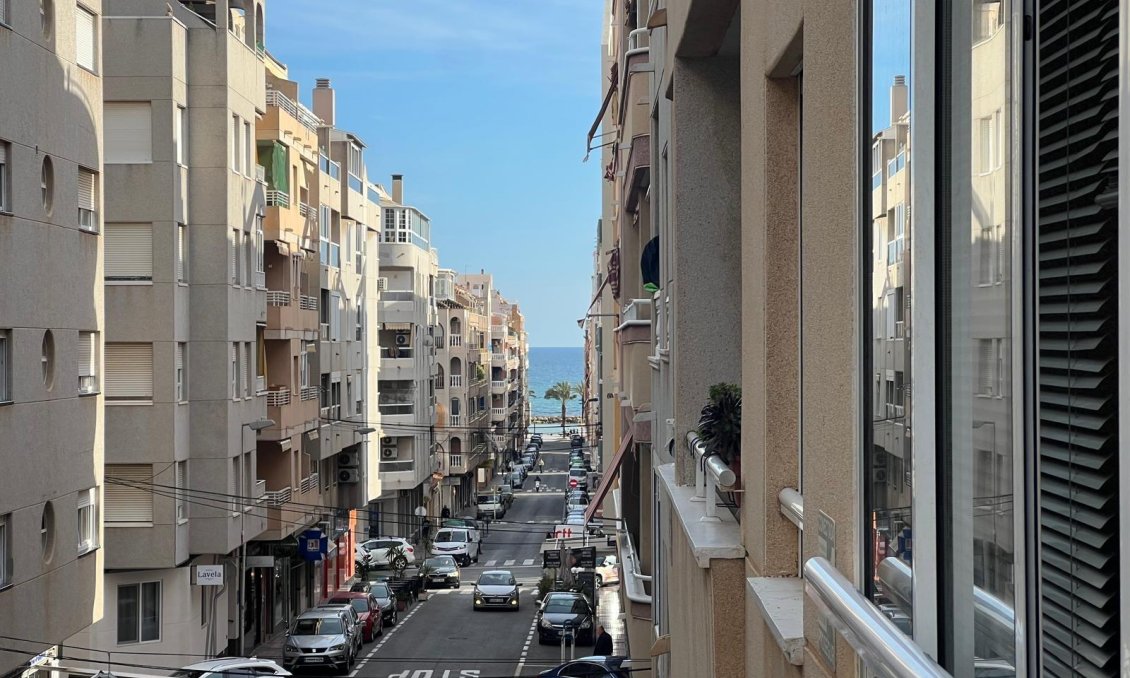 Segunda mano - Apartamento -
Torrevieja - Centro