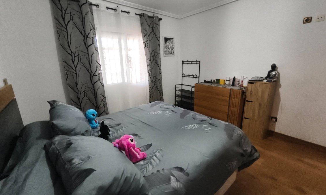 Használt Ingatlanok - Villa -
Torrevieja - Los Balcones