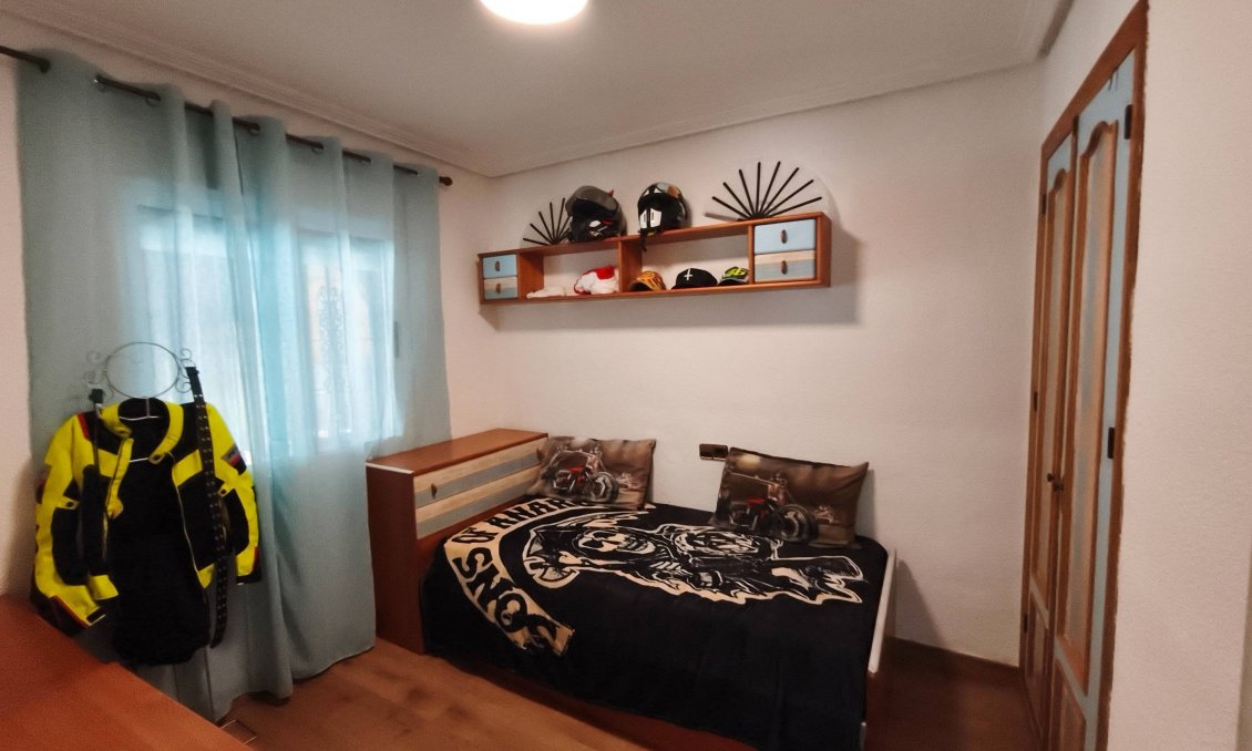 Használt Ingatlanok - Villa -
Torrevieja - Los Balcones