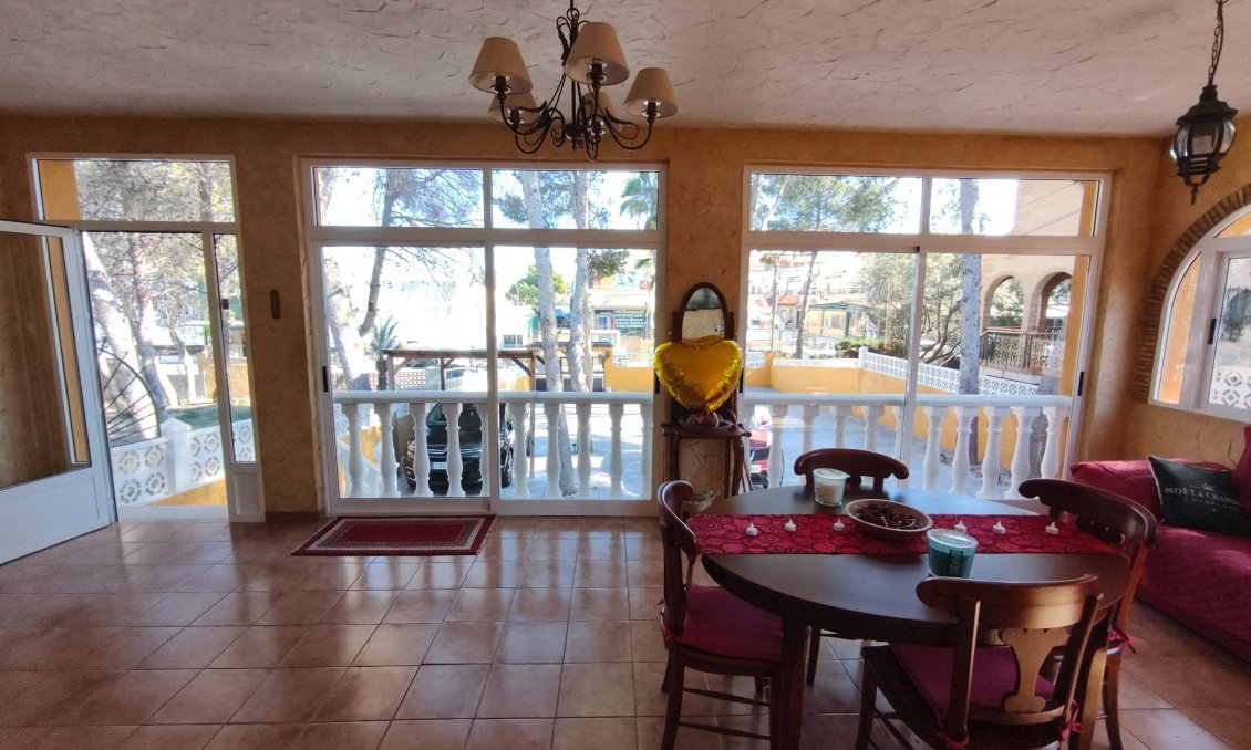 Használt Ingatlanok - Villa -
Torrevieja - Los Balcones