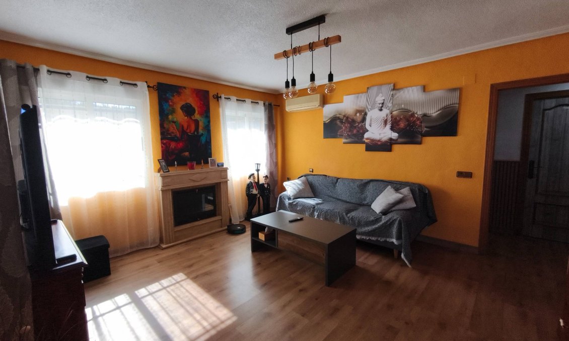 Használt Ingatlanok - Villa -
Torrevieja - Los Balcones