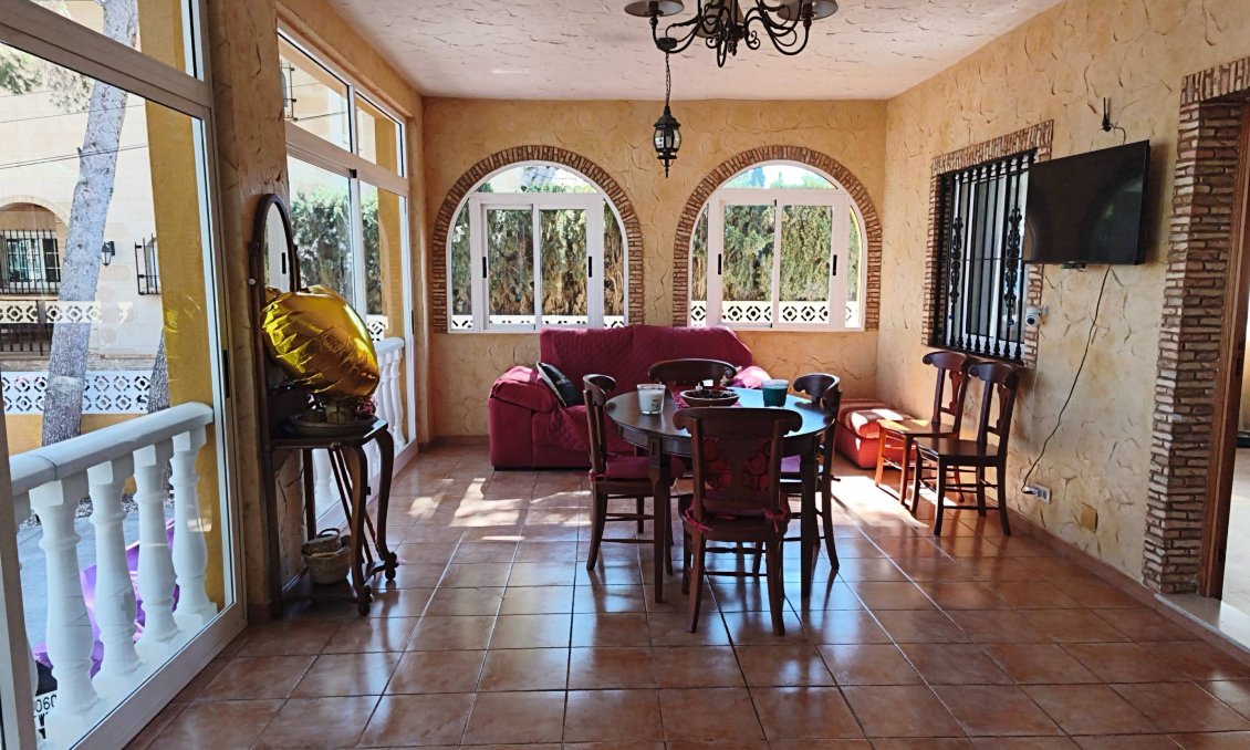 Használt Ingatlanok - Villa -
Torrevieja - Los Balcones