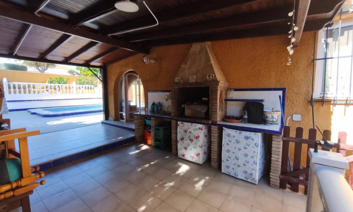 Használt Ingatlanok - Villa -
Torrevieja - Los Balcones