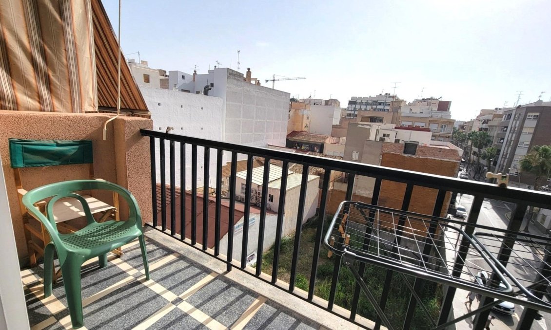 Segunda mano - Apartamento -
Torrevieja - Centro