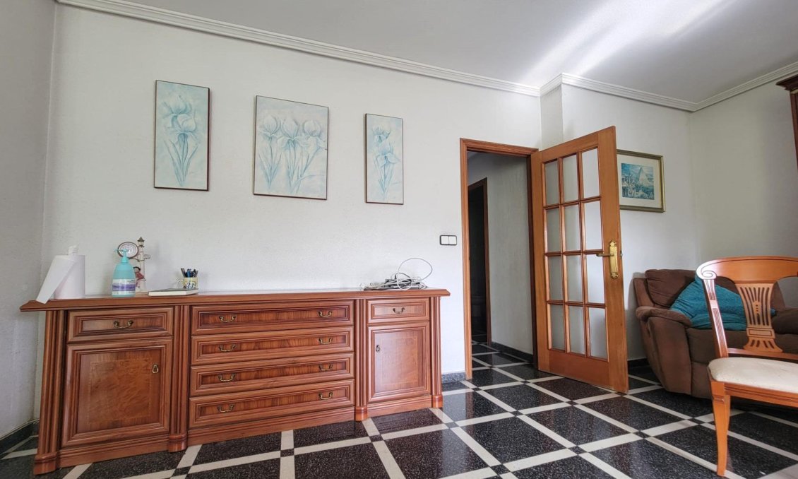 Segunda mano - Apartamento -
Torrevieja - Centro