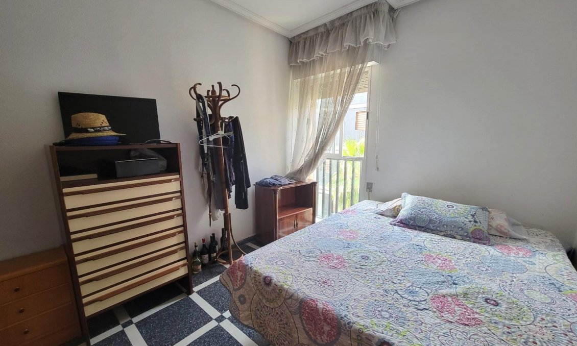 Segunda mano - Apartamento -
Torrevieja - Centro